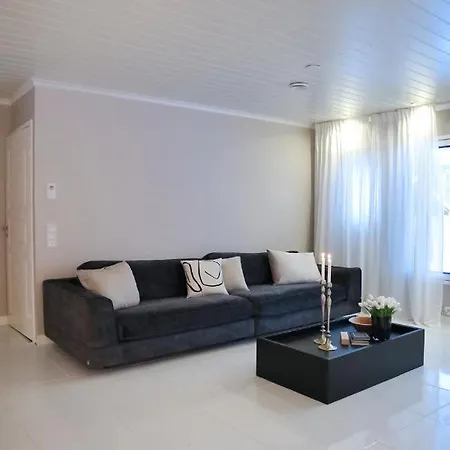 Villa Atmospheric & Exclusive - Upper Haven