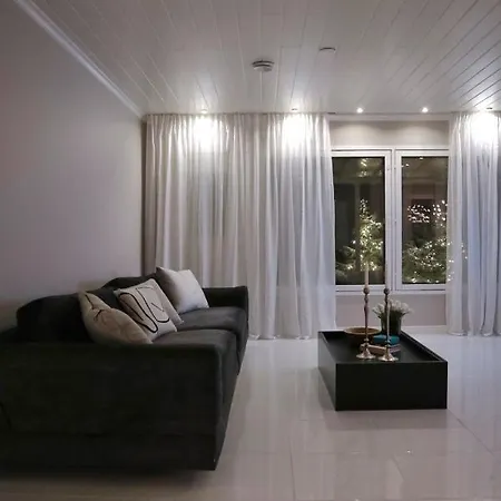 Villa Atmospheric & Exclusive - Upper Haven