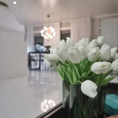 Villa Atmospheric & Exclusive - Upper Haven *