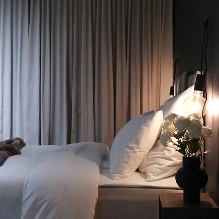 Atmospheric & Exclusive - Upper Haven